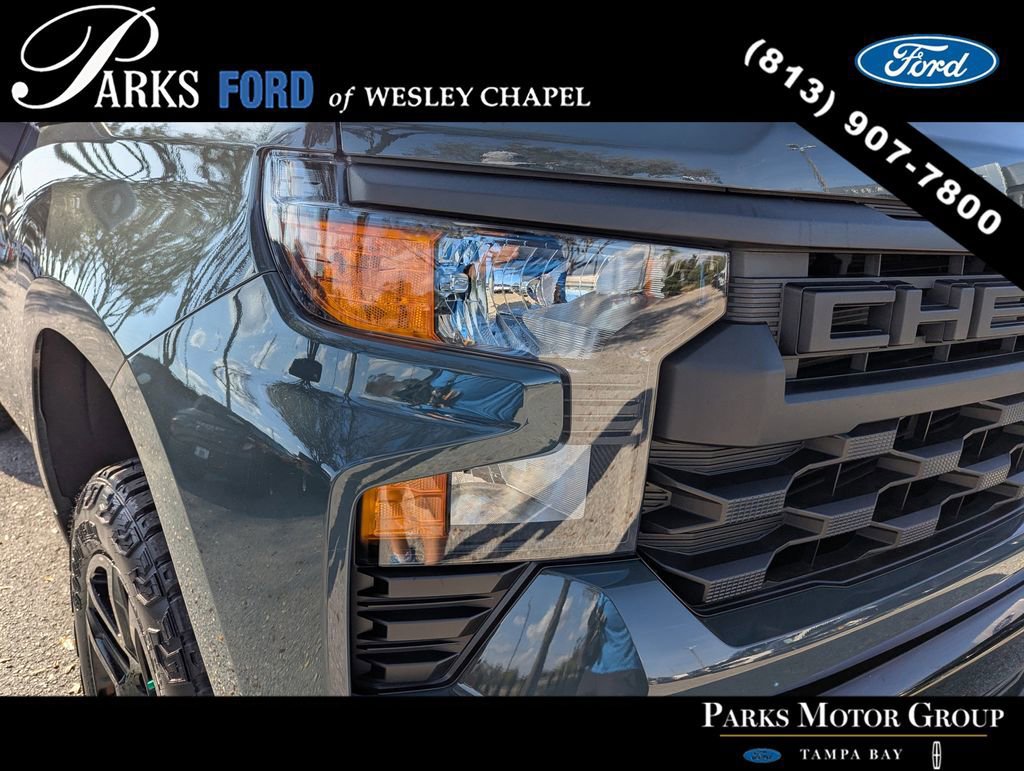 Used 2025 Chevrolet Silverado 1500 Custom Trail Boss w/ LPO, Dark Essentials Package image 6