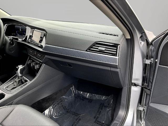 Used 2024 Volkswagen Jetta SE FWD image 26