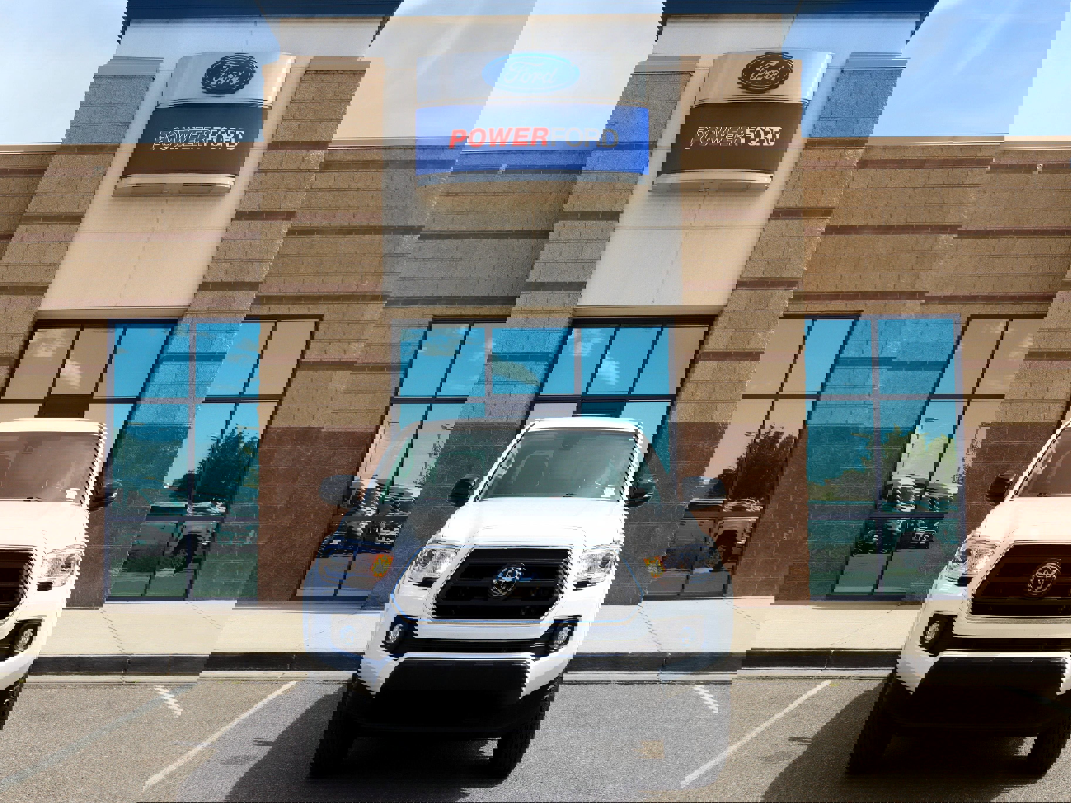 Used 2023 Toyota Tacoma SR5 RWD image 10