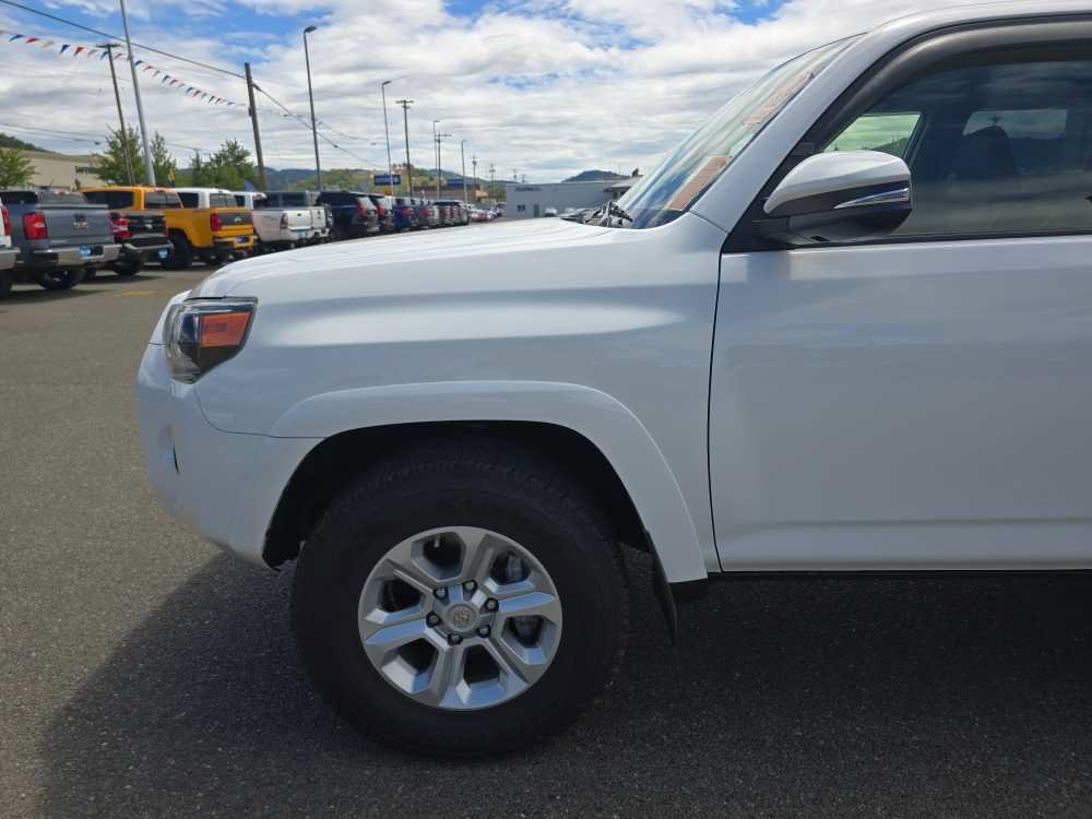 Used 2019 Toyota 4Runner SR5 Premium AWD/4WD image 6