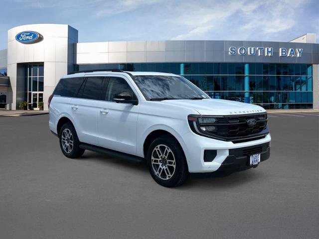 Certified 2025 Ford Expedition Active AWD/4WD image 7