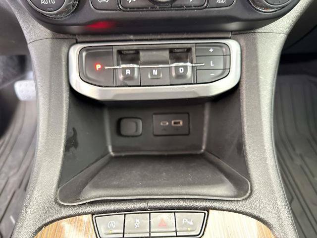 Used 2021 GMC Acadia SLE w/ Driver Convenience Package FWD image 31