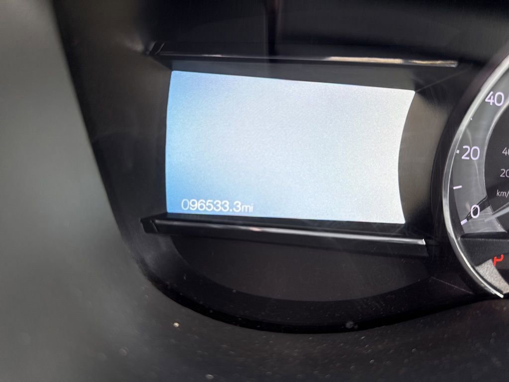 Certified 2018 Ford Explorer XLT w/ Equipment Group 202A image 5