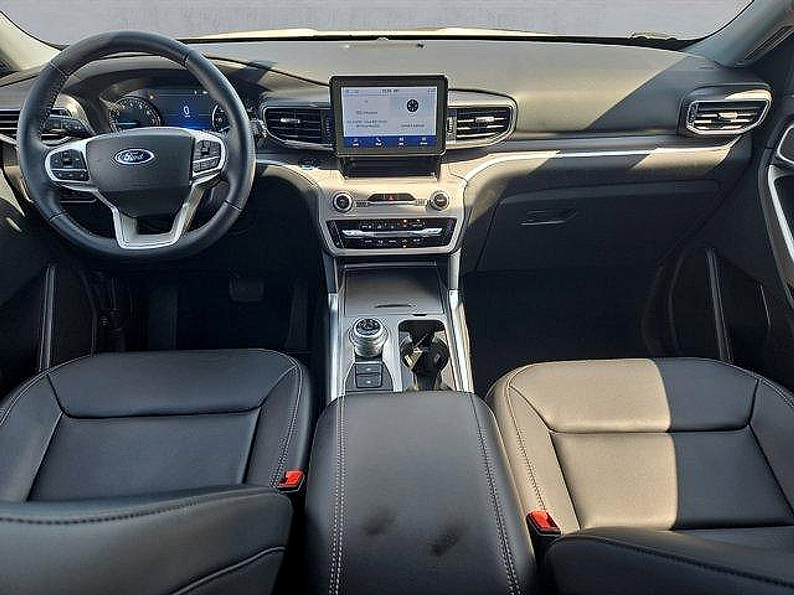 Certified 2023 Ford Explorer XLT w/ Equipment Group 202A AWD/4WD image 9