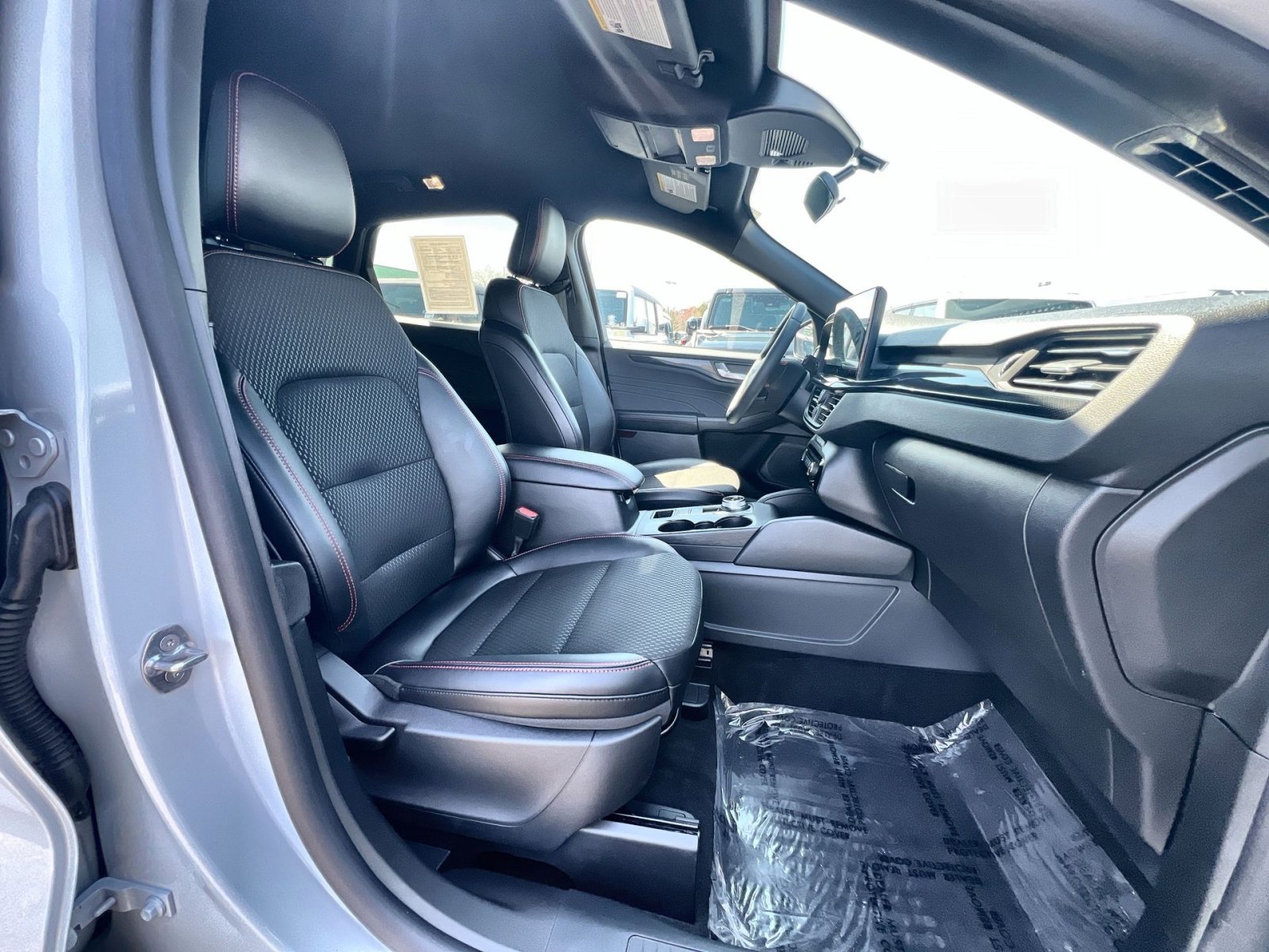 Certified 2025 Ford Escape ST-Line w/ Tech Pack #1 image 26