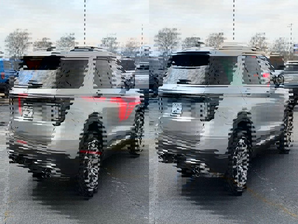 Certified 2025 Ford Explorer Platinum w/ Ultimate Package image 4