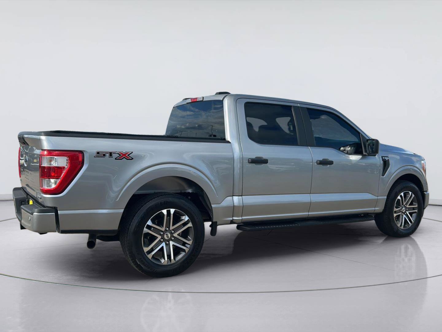Certified 2022 Ford F150 XL w/ STX Appearance Package RWD image 4