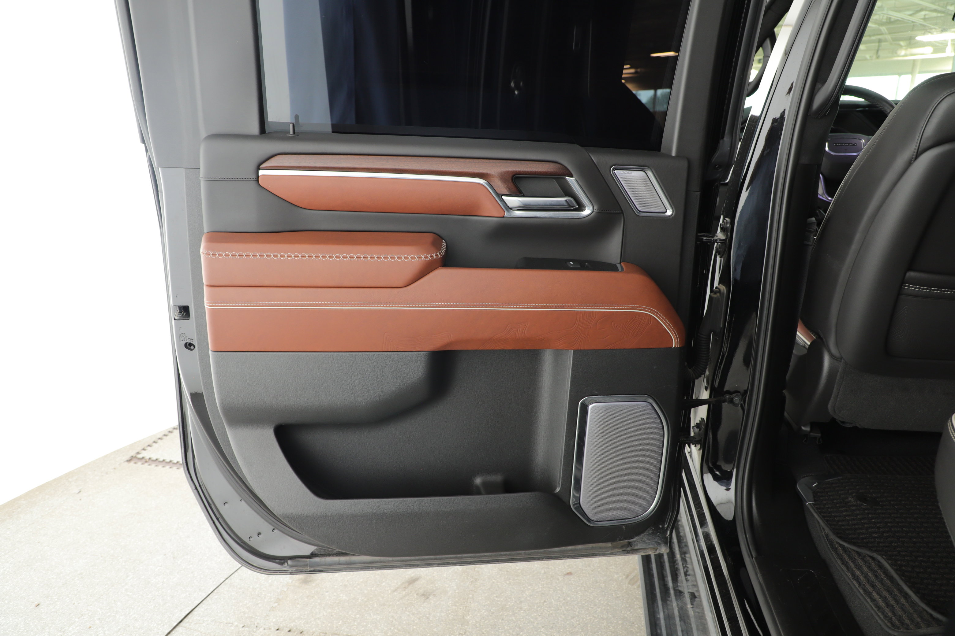 Used 2024 GMC Sierra 2500 Denali Ultimate AWD/4WD image 11