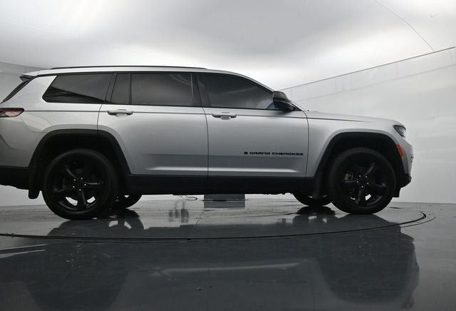 Used 2023 Jeep Grand Cherokee L Altitude AWD/4WD image 39