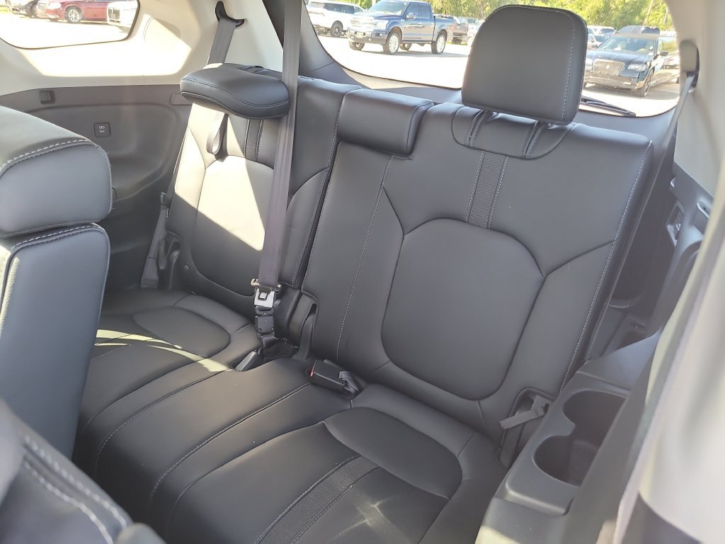 Used 2025 Honda Pilot Touring image 12