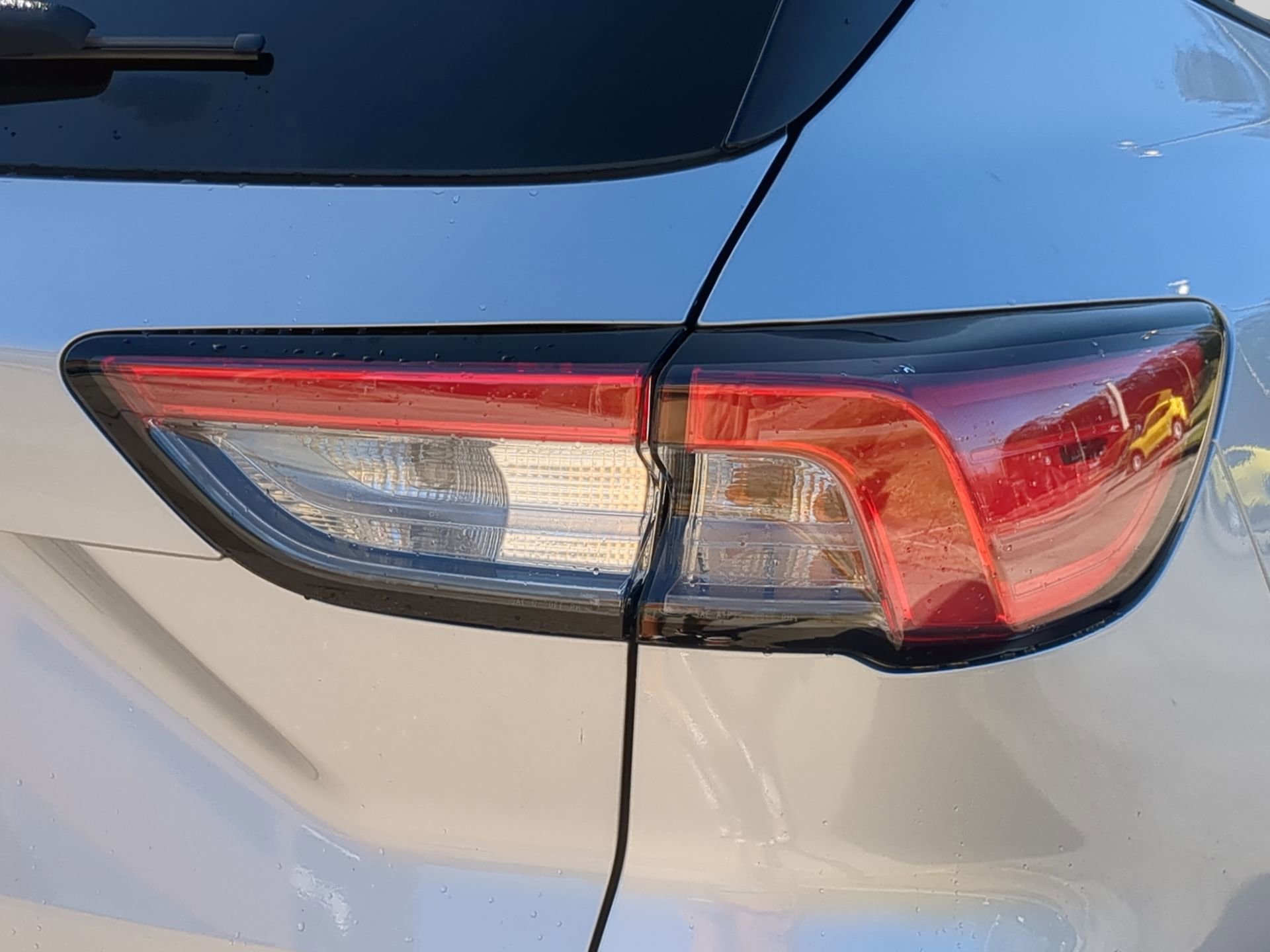 Certified 2020 Ford Escape SEL image 37