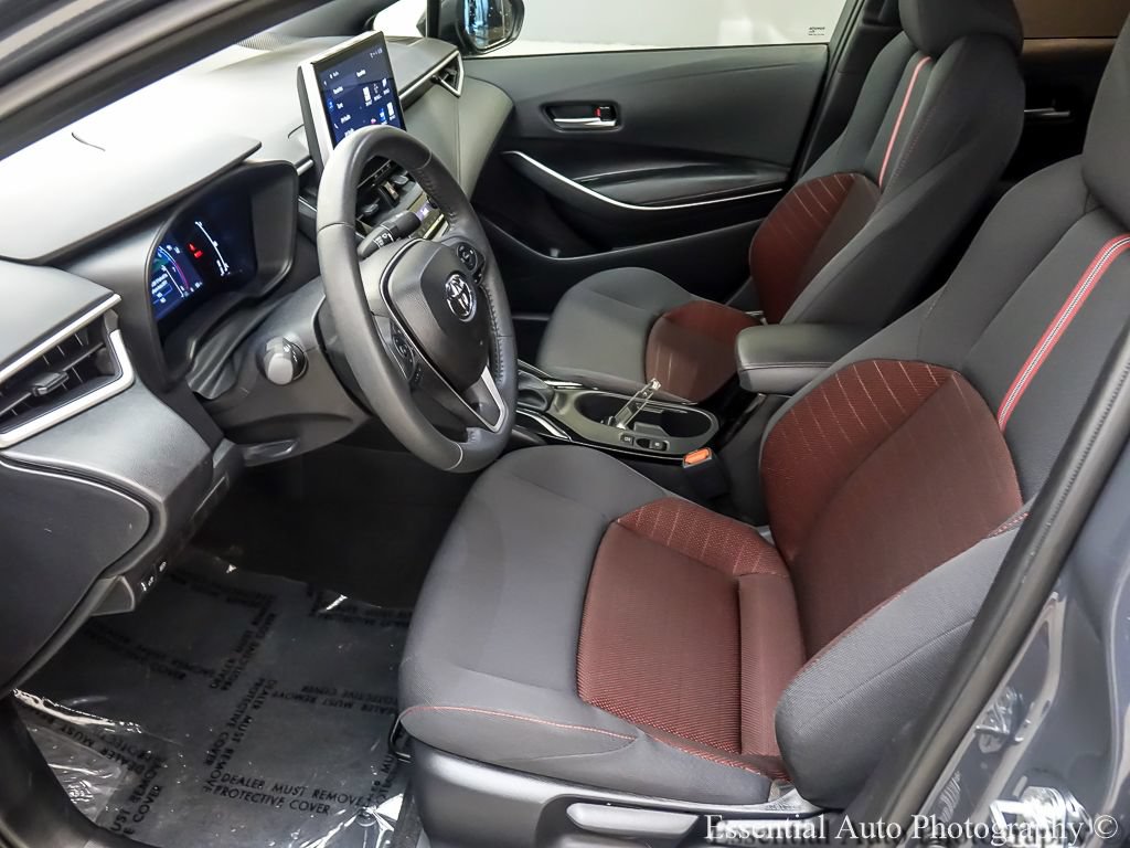 Used 2025 Toyota Corolla SE w/ SE Premium Package FWD image 9