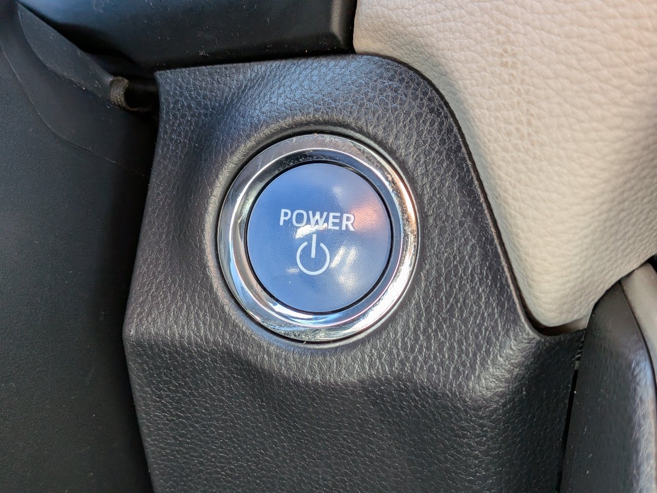 Used 2020 Toyota RAV4 Limited w/ Limited Grade Weather Package AWD/4WD image 34