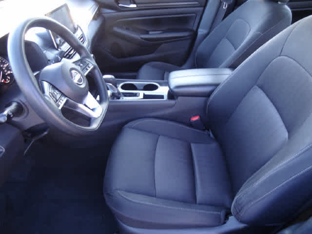 Used 2024 Nissan Altima 2.5 SV FWD image 6