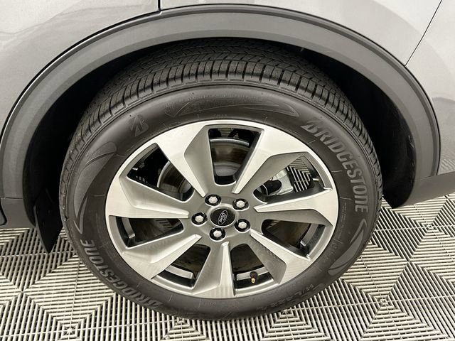 Certified 2025 Ford Escape Platinum w/ Premium Technology Package image 22