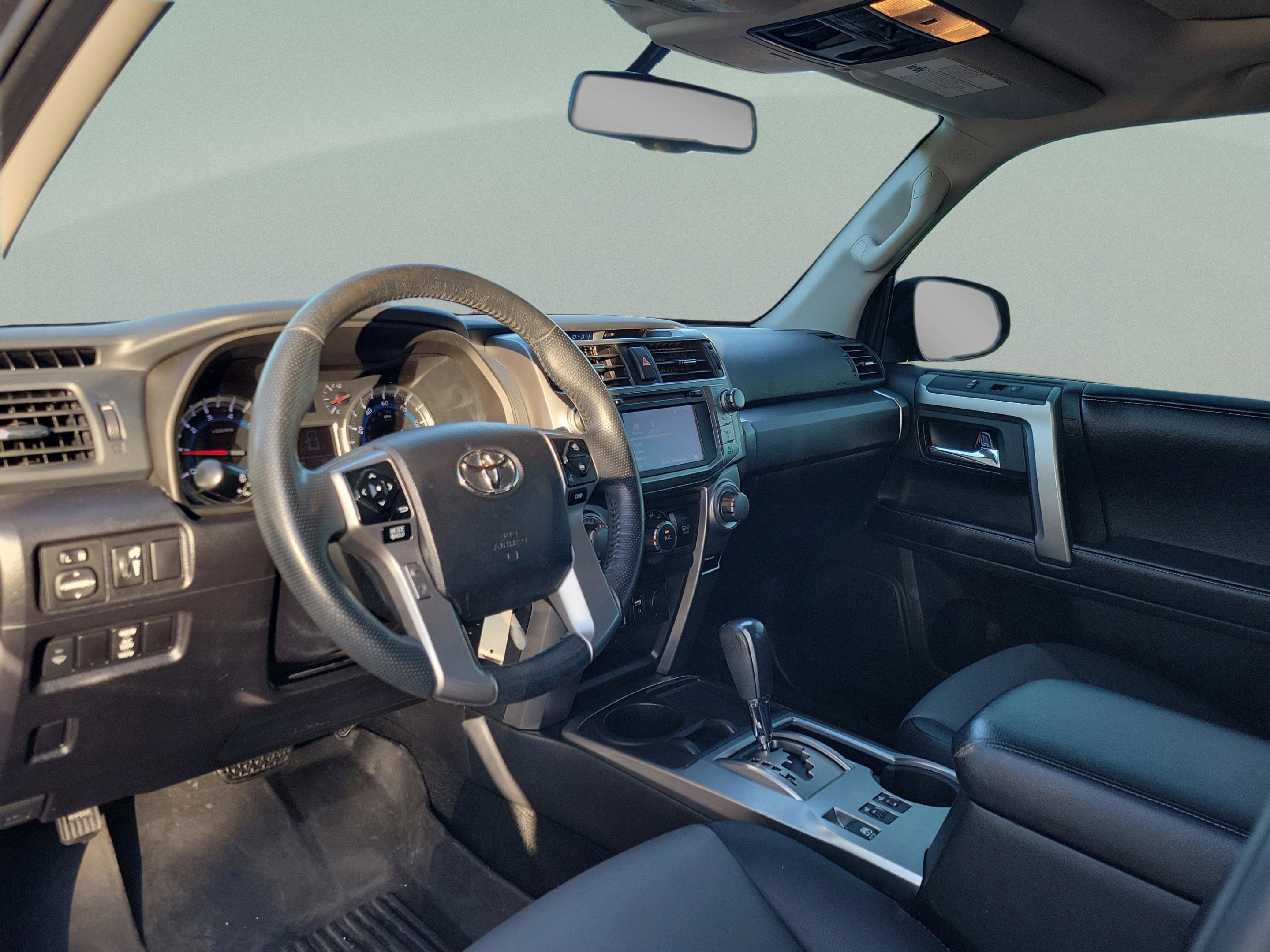 Used 2017 Toyota 4Runner SR5 Premium image 8