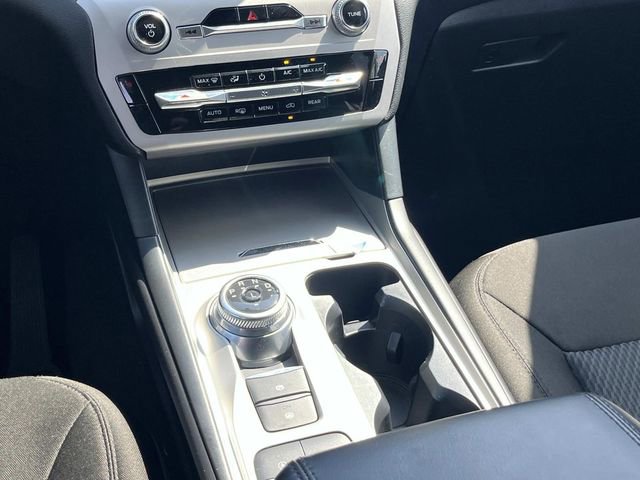 Certified 2024 Ford Explorer XLT RWD image 21