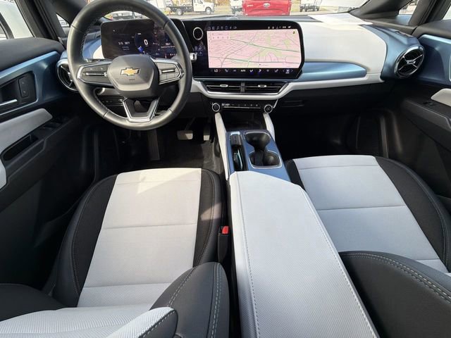 Used 2025 Chevrolet Equinox EV LT image 23