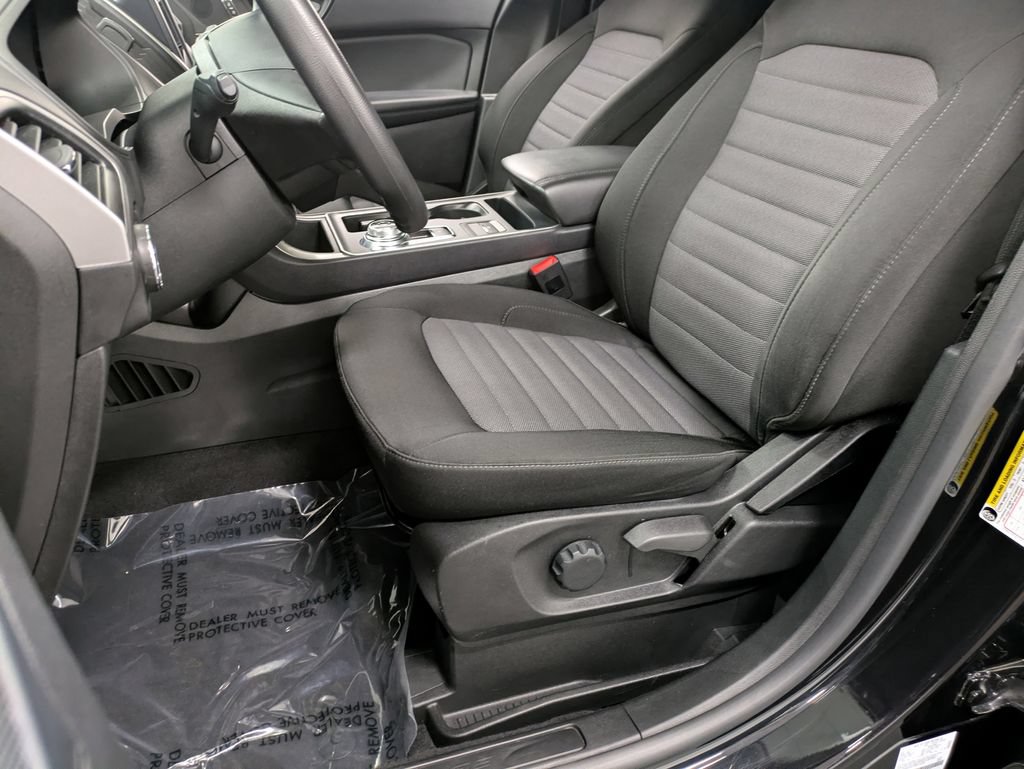 Certified 2024 Ford Edge SE w/ Black Appearance Package AWD/4WD image 12
