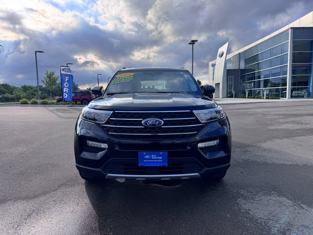 Certified 2021 Ford Explorer XLT w/ Equipment Group 202A AWD/4WD image 8