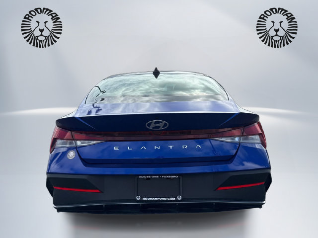 Used 2024 Hyundai Elantra SE FWD image 7