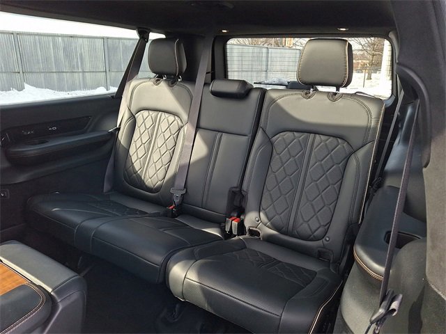 Used 2024 Jeep Grand Wagoneer L Series III image 10