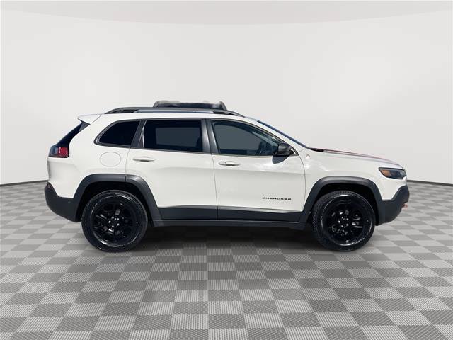 Used 2019 Jeep Cherokee Trailhawk AWD/4WD image 6