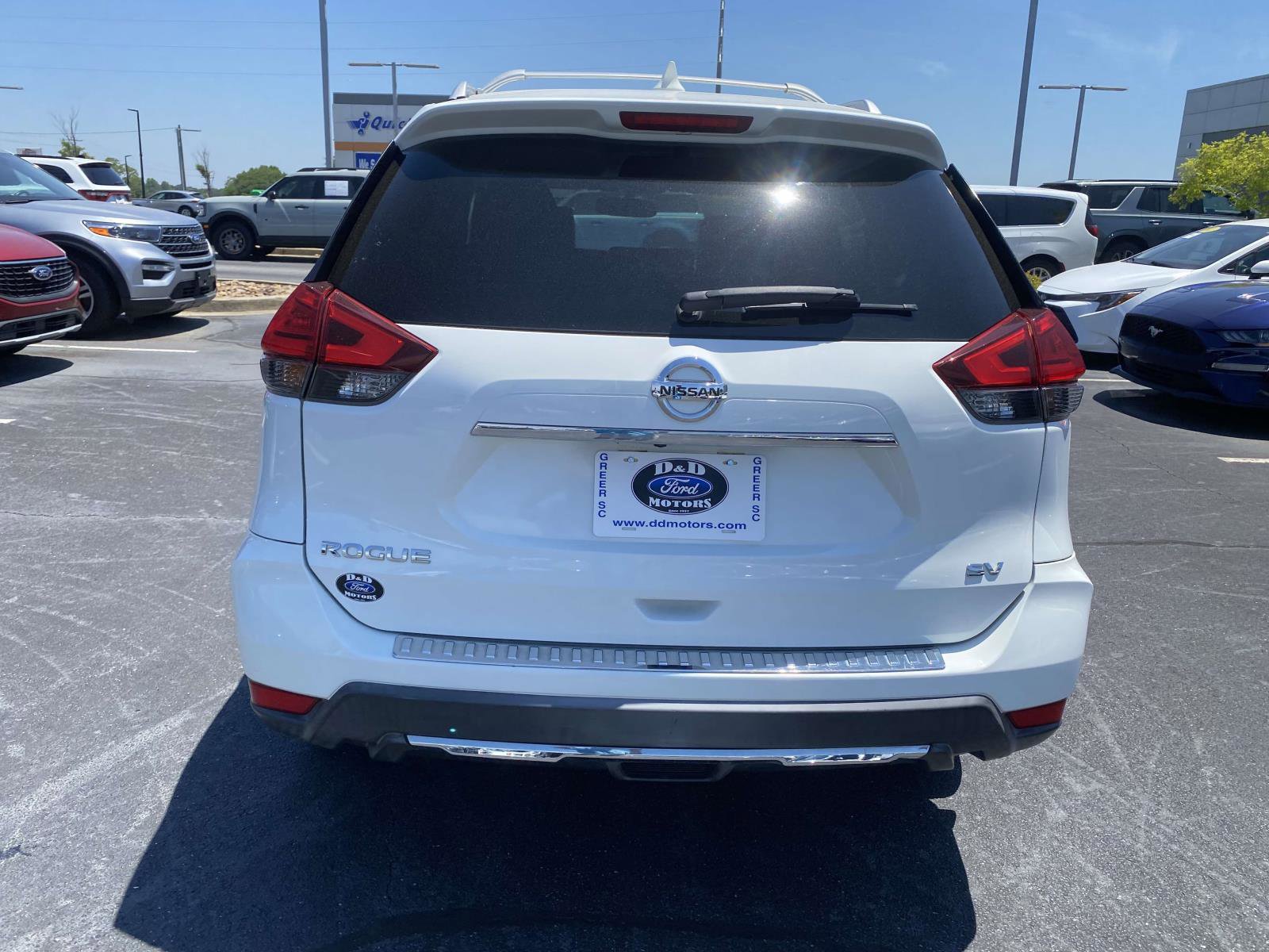 Used 2017 Nissan Rogue SV w/ SV Premium Package FWD image 6