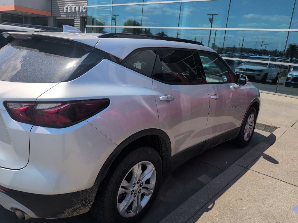 Used 2021 Chevrolet Blazer LT FWD image 2