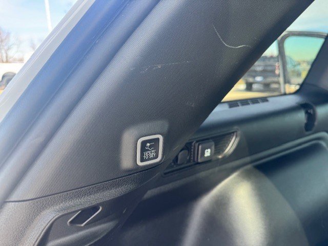 Used 2023 Jeep Grand Cherokee Limited w/ Luxury Tech Group II image 31