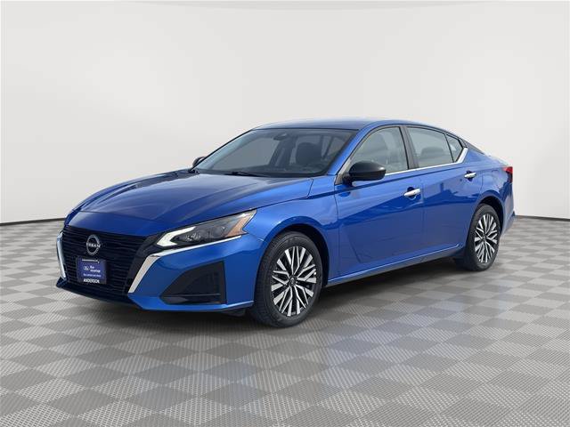 Used 2025 Nissan Altima 2.5 SV AWD/4WD image 1