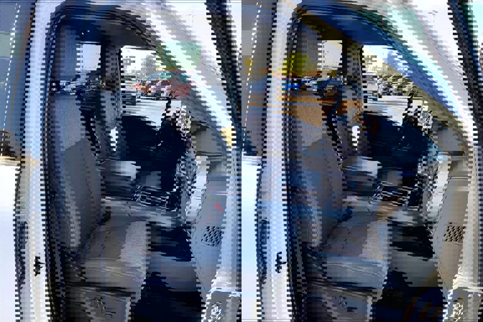 Certified 2022 Ford F150 XLT w/ Equipment Group 302A High image 11