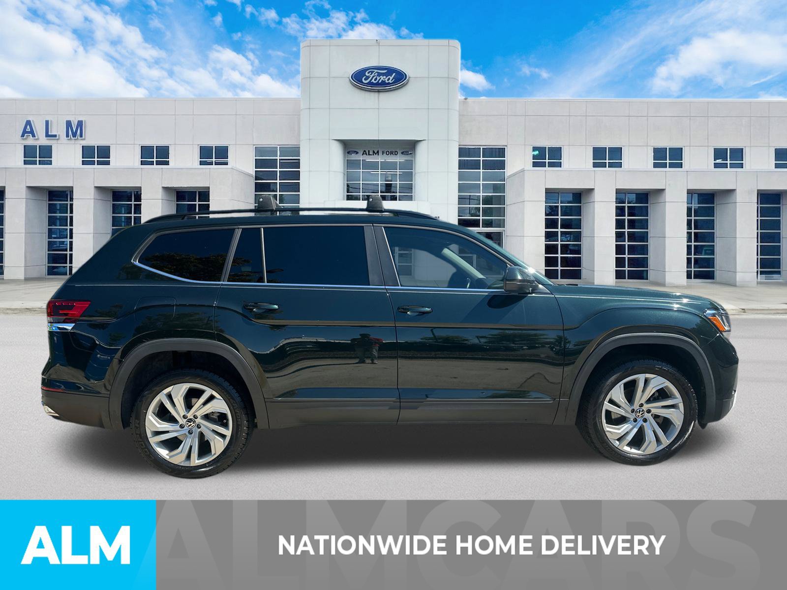 Used 2021 Volkswagen Atlas SE w/ Panoramic Sunroof Package FWD image 4