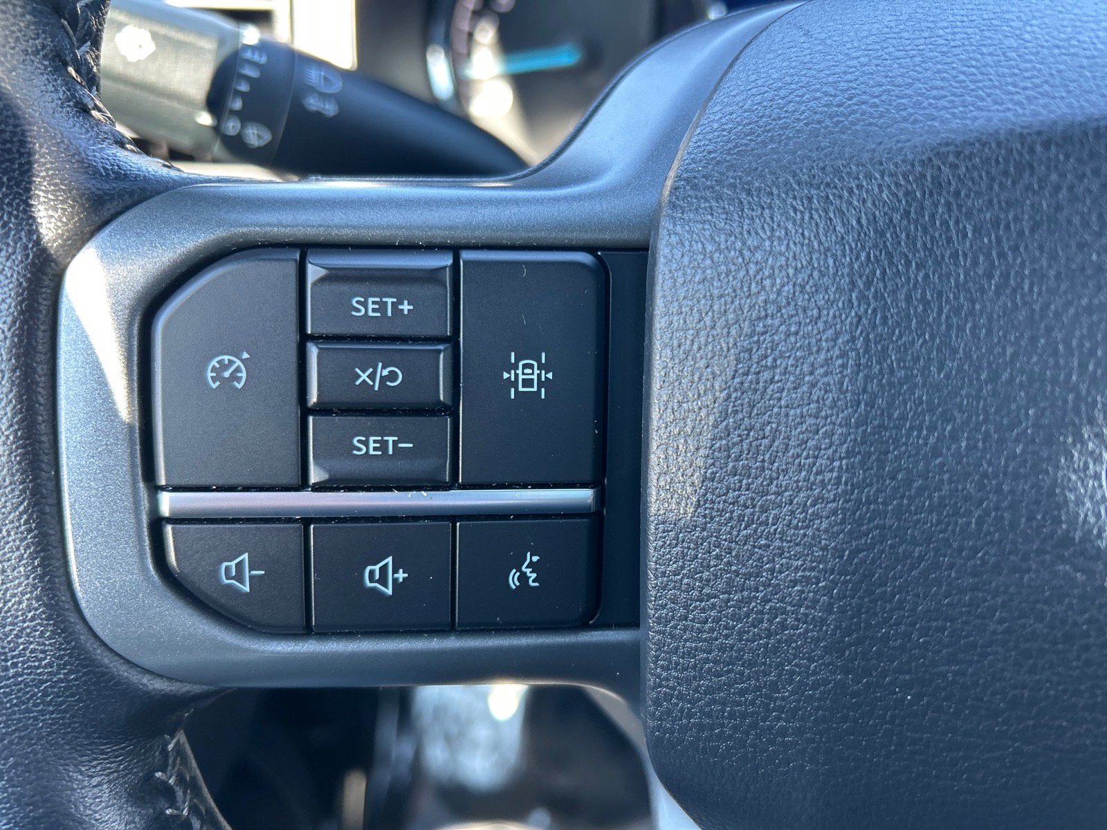 Certified 2022 Ford F150 XLT w/ Equipment Group 302A High image 22