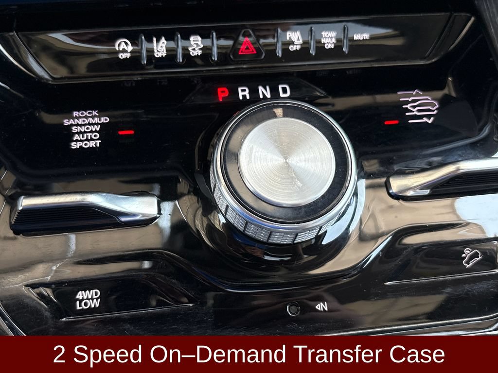 Used 2023 Jeep Wagoneer Series III w/ Premium Group I AWD/4WD image 15