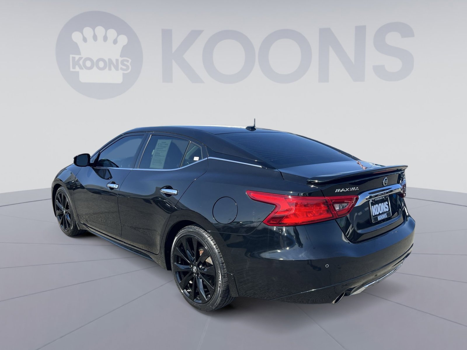 Used 2017 Nissan Maxima SR w/ Midnight Edition image 4