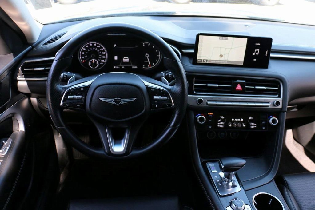 Used 2025 Genesis G70 2.5T image 21