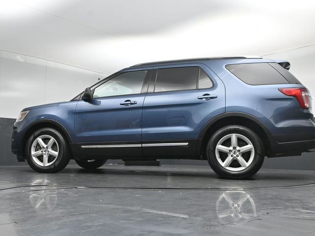 Certified 2018 Ford Explorer XLT FWD image 32