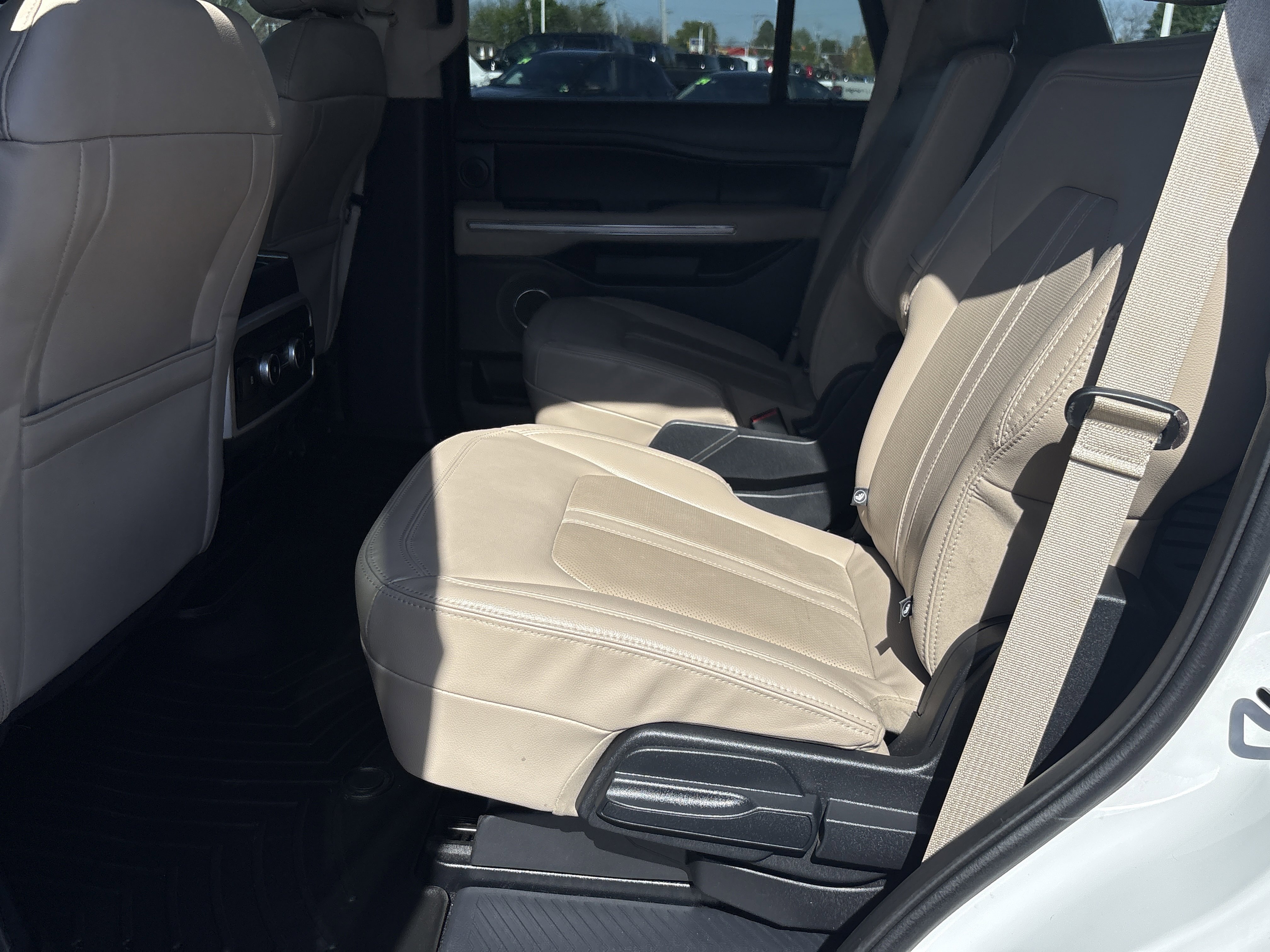 Certified 2022 Ford Expedition Limited AWD/4WD image 28