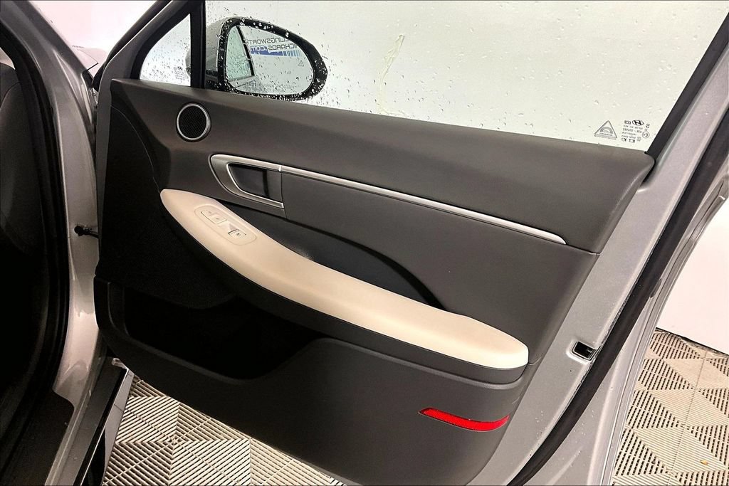 Used 2025 Hyundai Sonata SEL FWD image 19