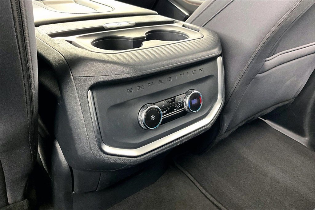 Certified 2025 Ford Expedition Active AWD/4WD image 34