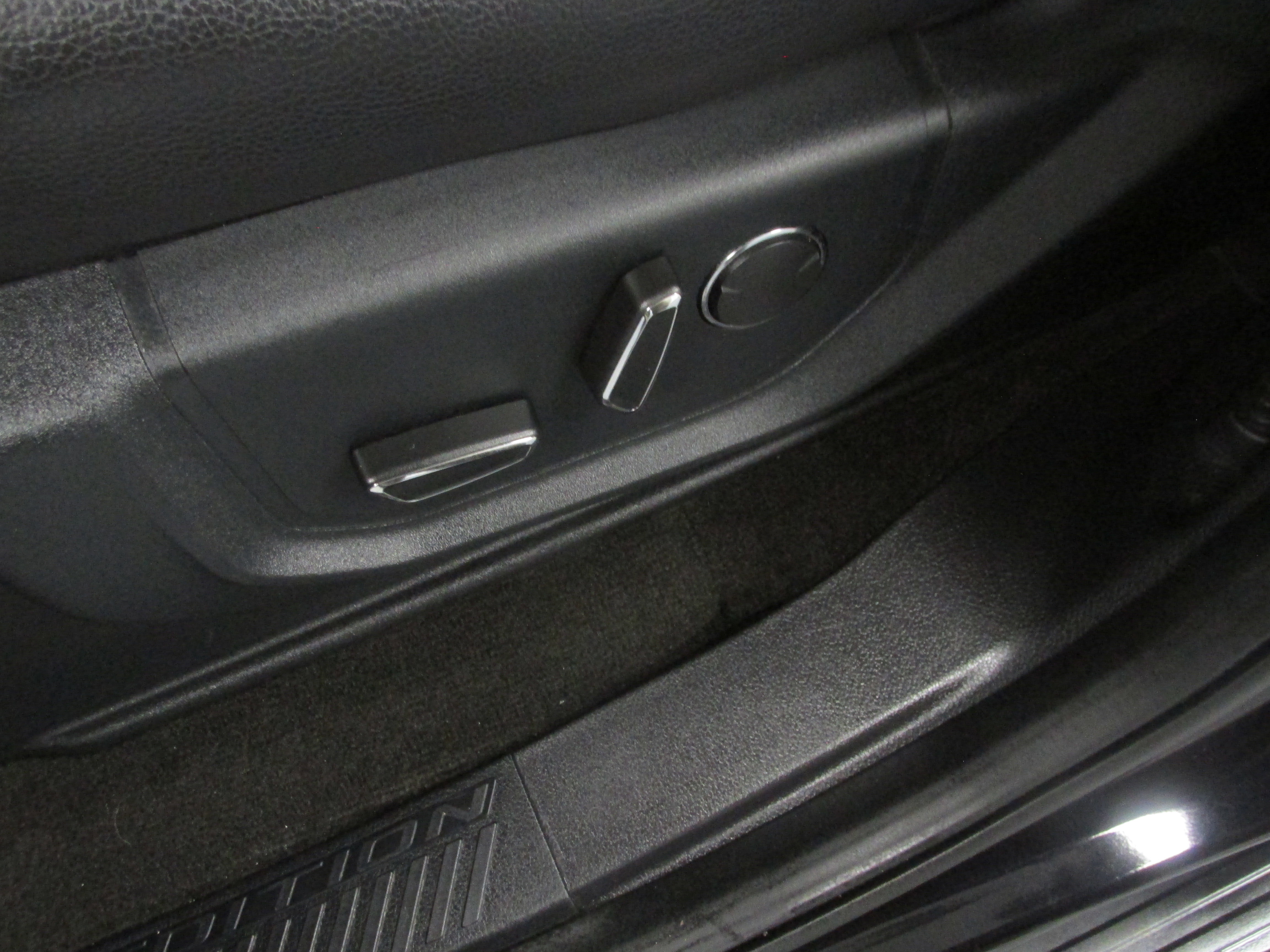 Certified 2020 Ford Expedition Limited w/ Equipment Group 303A image 31