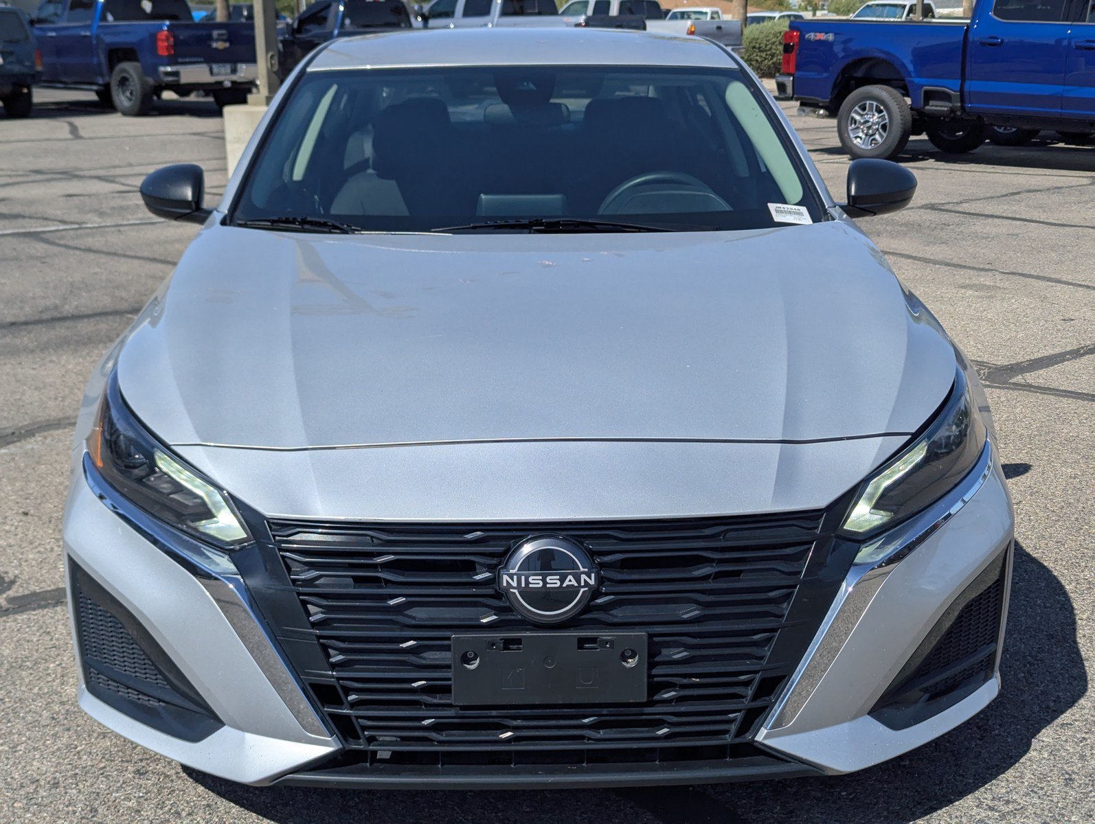 Used 2024 Nissan Altima 2.5 SV FWD image 6