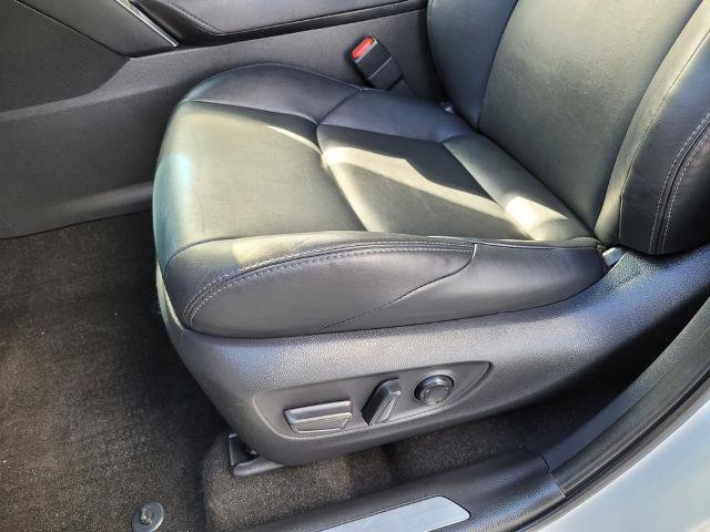 Used 2024 Toyota Venza XLE AWD/4WD image 16