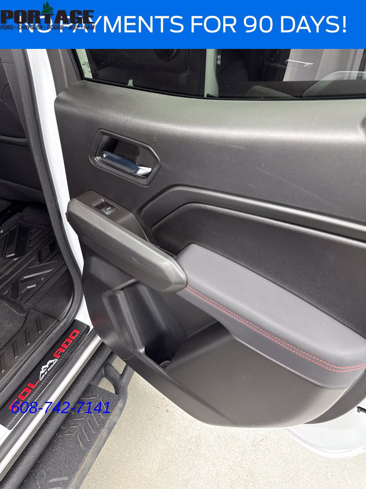 Used 2024 Chevrolet Colorado Z71 w/ Z71 Convenience Package 2 AWD/4WD image 35