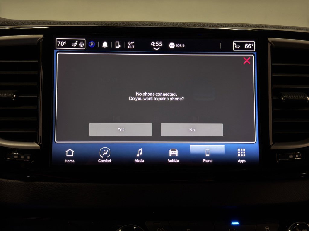 Used 2023 Chrysler Pacifica Touring-L image 21