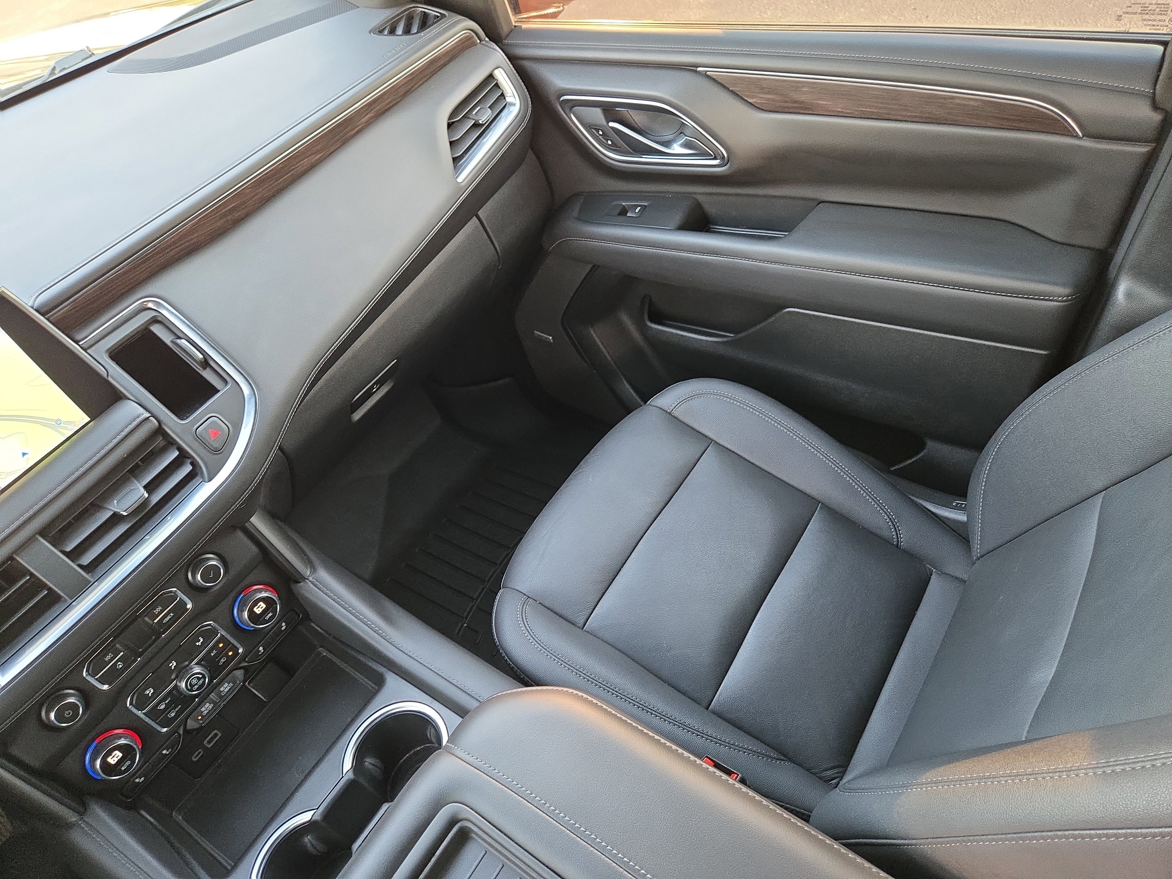 Used 2023 Chevrolet Tahoe Z71 w/ Luxury Package image 18