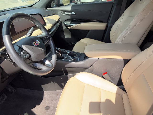 Used 2024 Cadillac XT4 Luxury FWD image 9