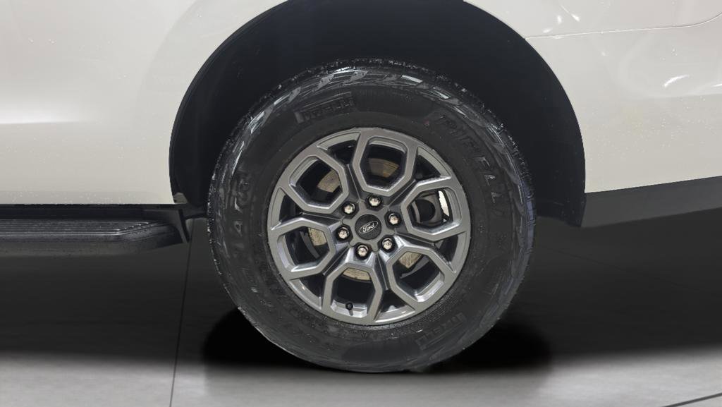 Certified 2025 Ford Expedition Active AWD/4WD image 13