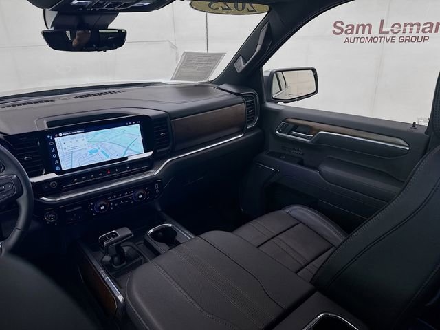 Used 2025 Chevrolet Silverado 1500 High Country w/ High Country Premium Package AWD/4WD image 25